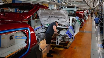 Pengeluaran Auto Kanada Merosot Mendadak Sebelum Presiden Trump